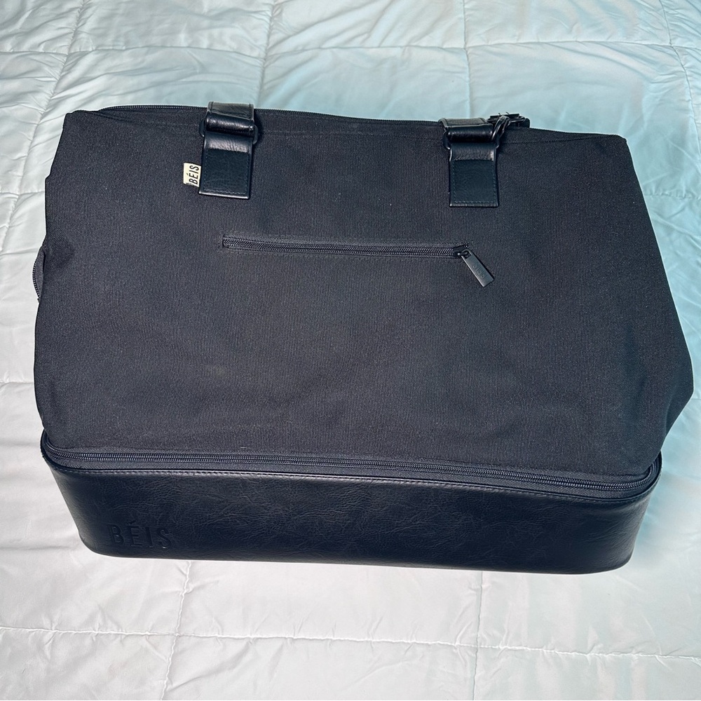 BEIS Black Duffel Bag with Structured Design